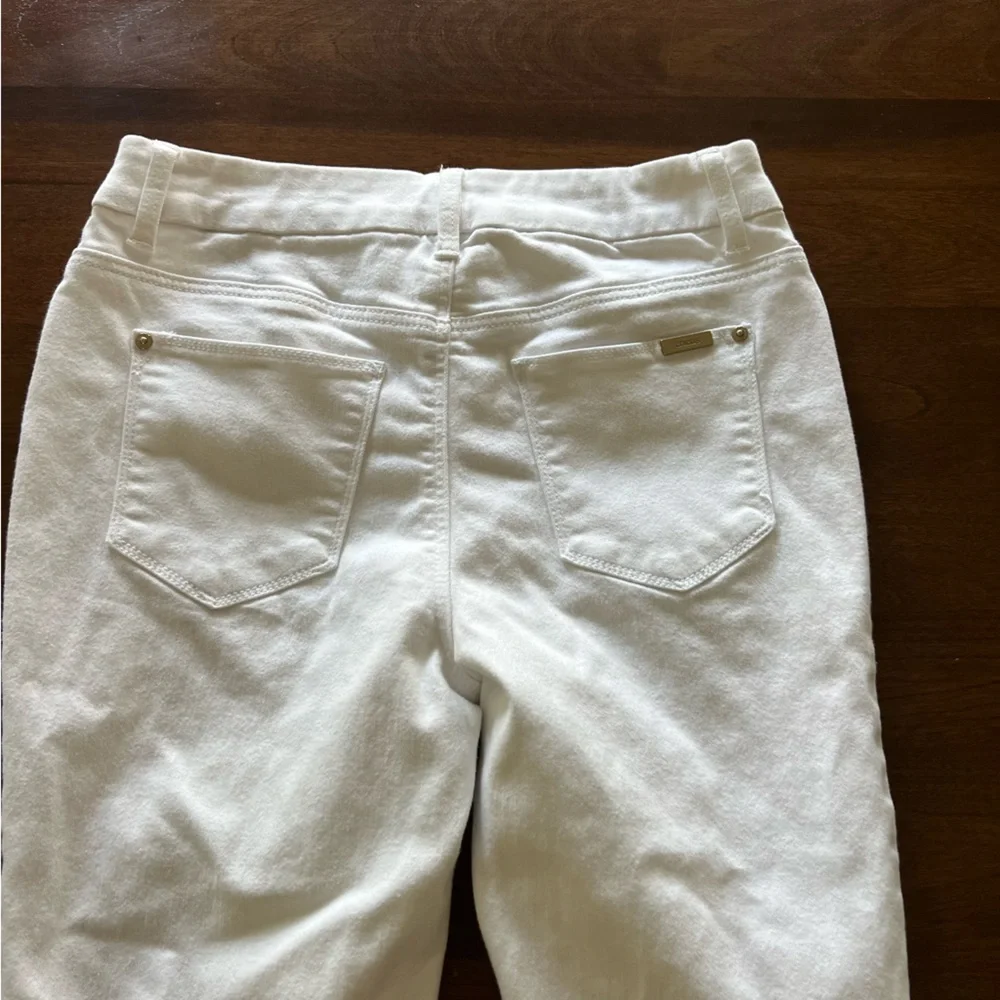 Chico’s So Slimming Girlfriend Cropped White Denim - 2P (Chico’s 00P) - Picture 3 of 7